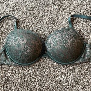 Victoria’s Secret dream angels bra